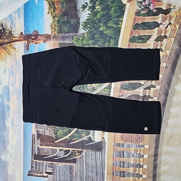Lululemon Black Capri Leggings‎ Size 4 - Picture 4 of 4